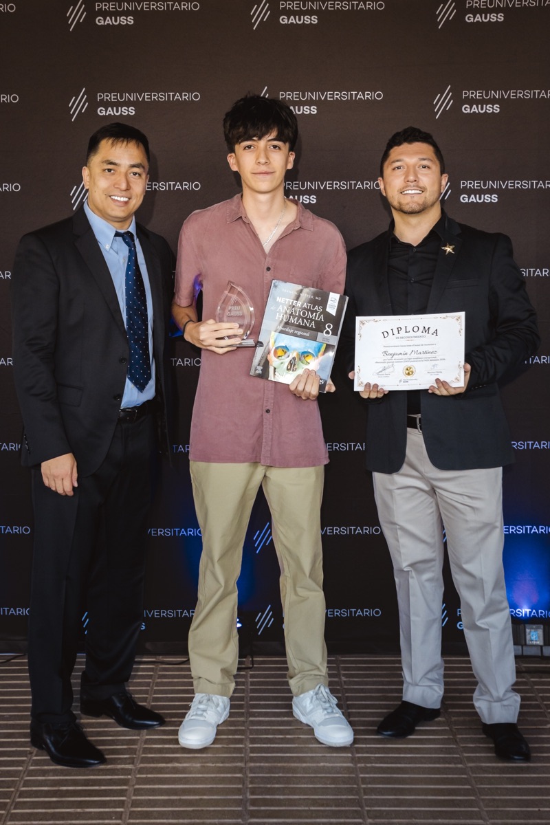 Benjamín Martínez, alumno de Preuniversitario Gauss con doble Puntaje Máximo en la PAES 2026